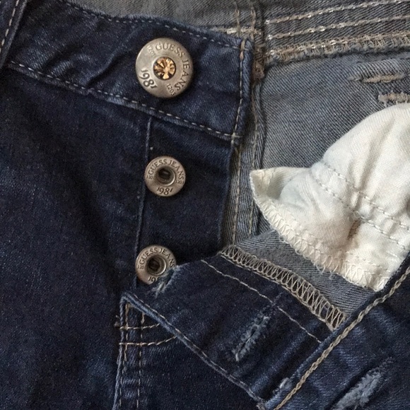 ⭐️👖GUESS STRETCH BUTTON FLY JEANS SZ 29👖⭐️ - Picture 6 of 7